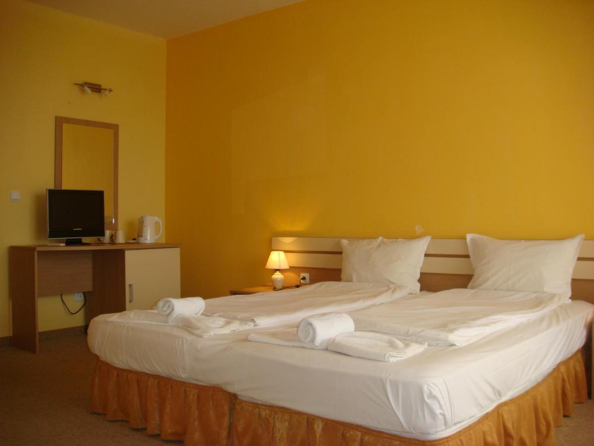 Тропикана Hotel Primorsko Exterior photo